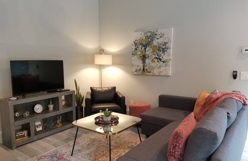 Near East Side Condo | Urban Condo in Historic St. Paul Square, Riverwalk, Downtown, Convention Ctr