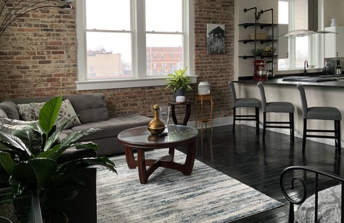 Cicero Apartment | Urban Living in Charming Small Town