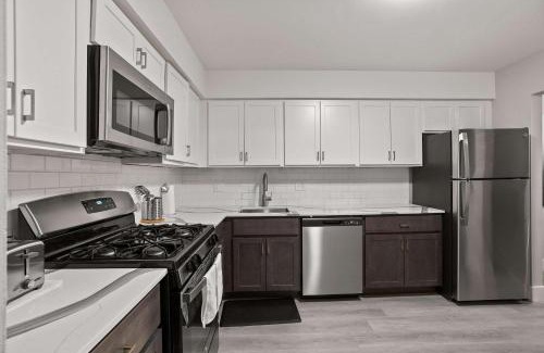 Rochester Apartment | Urban Oasis Sleek Cozy & Well-Located