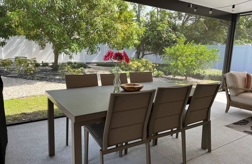 Bayou Oaks House | Urban Serenity among Mango Trees
