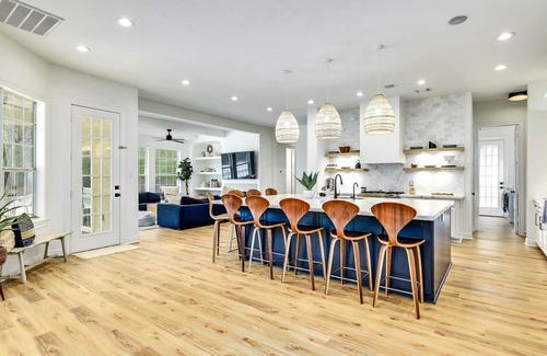 Hudson Bend House | UT Football Fave - Pool, Hot Tub, Fire Pit, + More