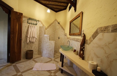 Purwakerti Hotel | Uyah Amed Hotel & Spa Resort