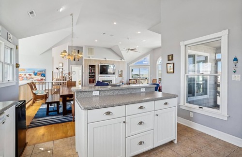 Ocean Hill House | V1233- Beautiful! 5 BRs, Private Pool, Hot Tub, Pool Table and Dog Friendly!