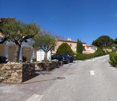 Les Issambres Apartment | Vacance location mer piscine var sud terrasse