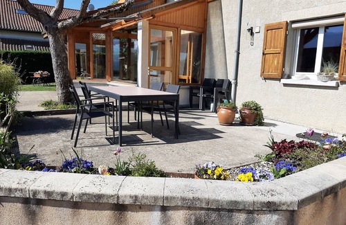 Saint-Vincent-de-Mercuze House | Vacation home rental in the mountains. Dogs welcome.