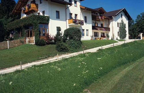 Bernau am Chiemsee Apartment | Vacation apartment Chiemsee for 1-2 persons (50 sqm, upper floor)