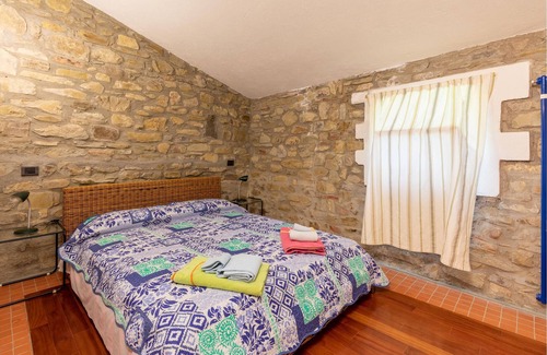 Montegabbione Apartment | Vacation apartment on a large estate, where the house of the owners is also located.