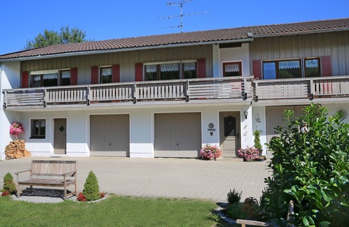 Siegsdorf Apartment | Vacation apartment 1, 100 sqm, 3 bedrooms, south-facing balcony