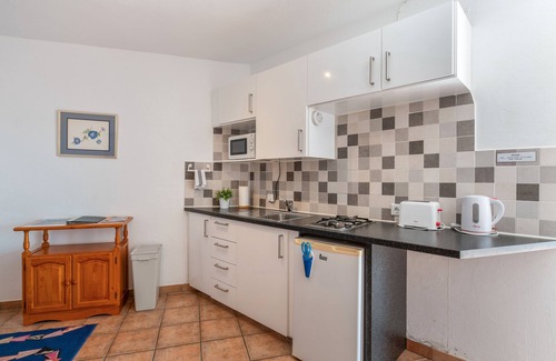 Macher Apartment | Vacation Apartment 'Azul De Eden' with Mountain View, Balcony and Wi-Fi