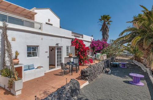 Macher Apartment | Vacation Apartment 'Azul De Eden' with Mountain View, Balcony and Wi-Fi