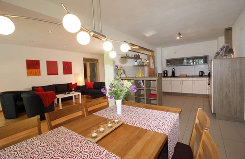 Grabenstatt Apartment | Vacation apartment Achental - spacious apartment (120 sqm), max. 6 pers.; open kitchen