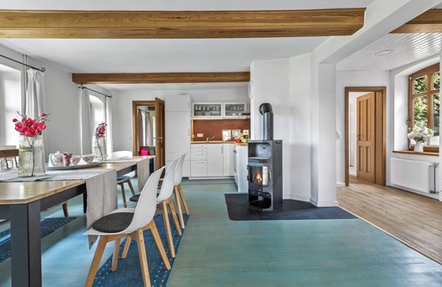 Steinberg Apartment | Vacation apartment in the country house "Hohe Luft" with large garden and 1500m to the Baltic Sea