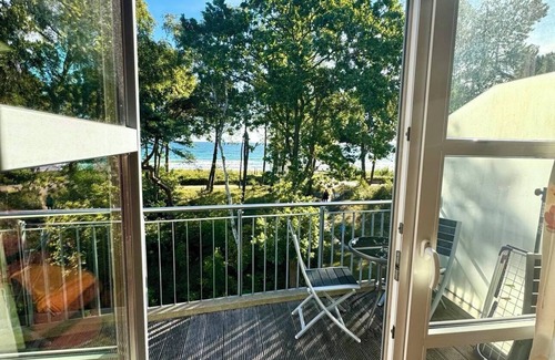 Juliusruh Apartment | Vacation apartment in the beach residence Juliusruh, beach location w/sea view.