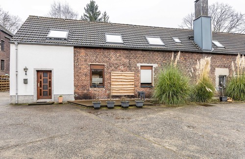 Bottrop Apartment | Vacation apartment 'Severin N° 2' with private terrace and Wi-Fi