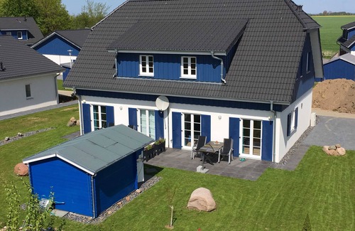 Altefaehr House | Vacation cottage Mermaid