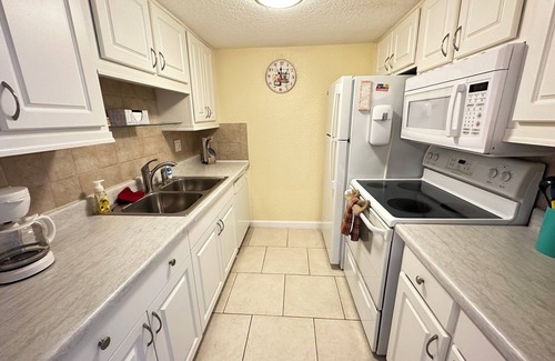 Bayview Condo | Vacation Cottage at Bermuda Bay Beach Club,Florida