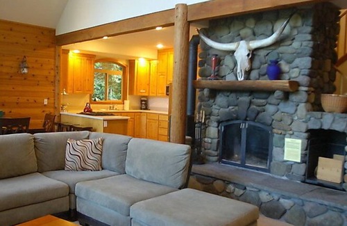Maple Falls House | Vacation home 07MF Silver Lake Chalet w/Hot Tub! in Maple Falls - 10 persons, 3 bedrooms