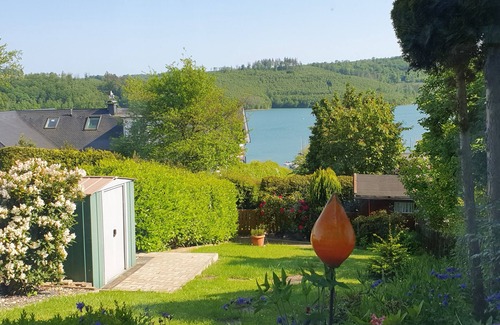 Langscheid House | Vacation home with panoramic view of Lake Sorpe - only 50 meters to the lake