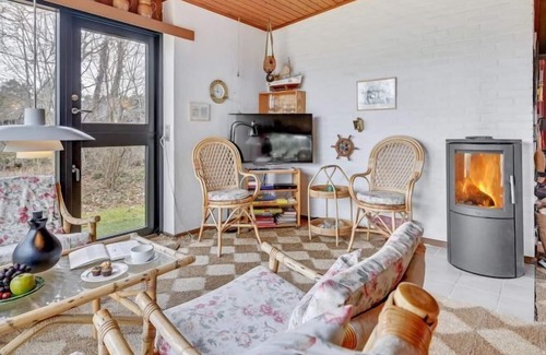 Lystrup House | Vacation home "Lavrens" - 200m from the sea in Djursland and Mols in Egå - 5 persons, 2 bedrooms