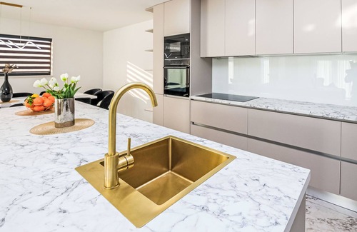 Donji Prolozac House | Vacation home Noel by Interhome