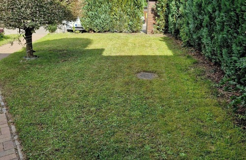 Sagard House | Vacation home own parking lot with e-charging station (wallbox), Netflix, WLAN, garden