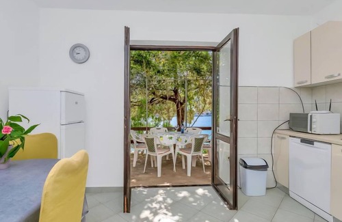 Pokrivenik House | Vacation home Ruža by Interhome