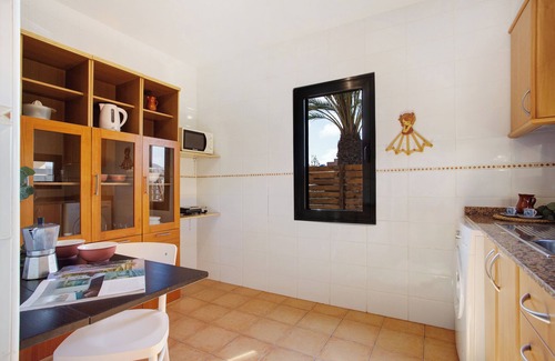 Corralejo House | Vacation Home 'Villa Elisa' with Mountain View, Private Pool and Wi-Fi