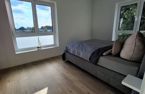 Lembruch House | Vacation home Wolke7, with garden, 250 meters to the lake