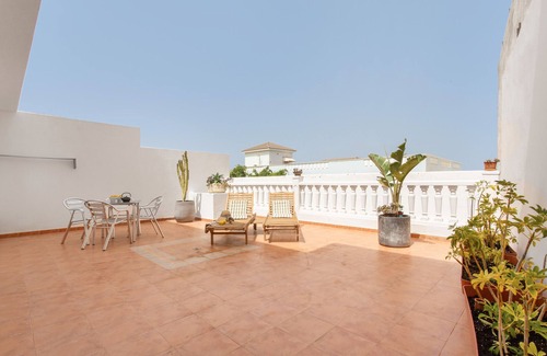 Puerto del Rosario Apartment | Vacation 'Nomad Retreat' with Private Terrace, Private Garden and Wi-Fi