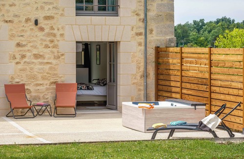 Prignac-et-Marcamps House | Vacation rental Le Duplex at Clos Marcamps. Between Bordeaux and St Emilion.