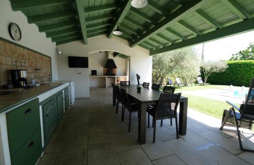 Moules Villa | vacation rental with pool and poolhouse, close to arles in moulès- sleeps 8