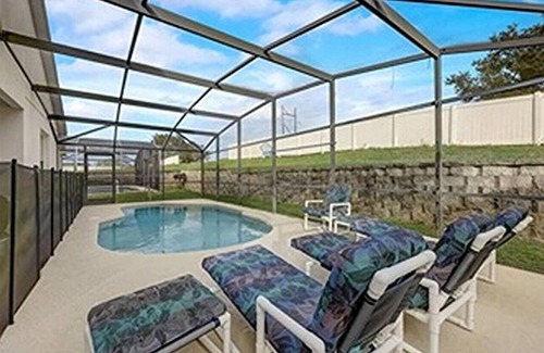 Sunset Ridge House | Vacation Villa - Free WIFI - Private Pool - Near Disney Area