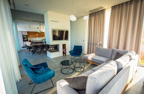 Zmijavci Villa | Vacay Luxury Villa Red with sauna