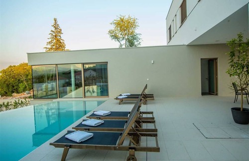 Zmijavci Villa | Vacay Luxury Villa Red with sauna