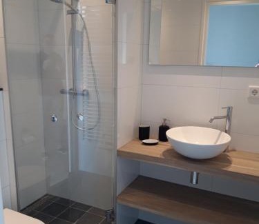 Westkapelle Apartment | Vakantiewoning 100m van het strand met 1 Slaapkamer