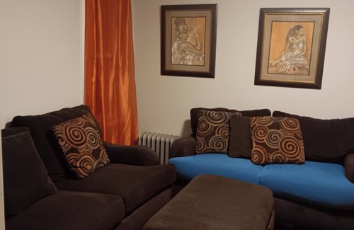 Irvington House | Valisha's 2Bedroom Cozy Home, Quick Access To New York & New Jersey.