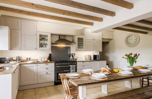 Bradbourne House | Valley View Barn - LUXURY DETATCHED BARN - DERBYSHIRE - Sleeps up to 14 persons
