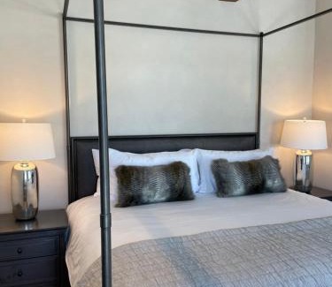 Crested Butte Hotel | Vaquera House