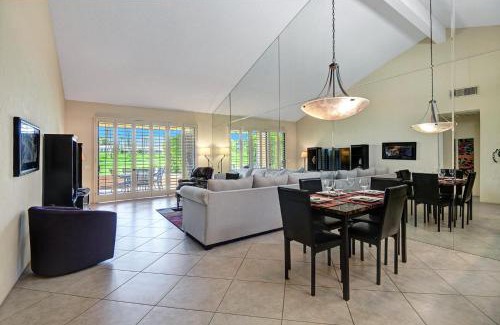 Palm Desert House | VB887 - Desert Vacay - Meredith Lodging
