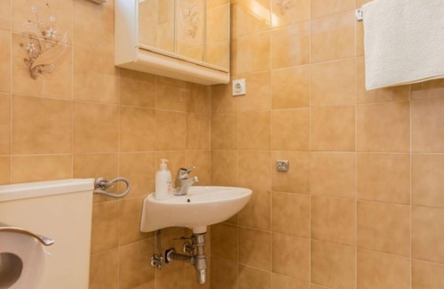 Baska Voda Apartment | Vedra- Free Parking and Close to the Beach - D4