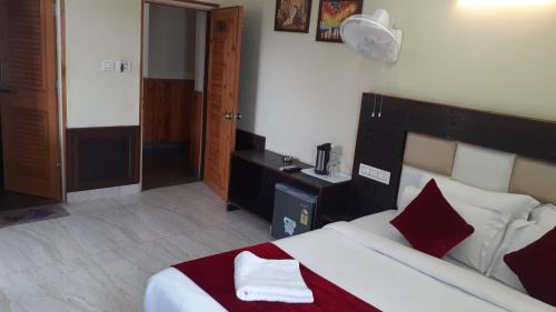 Naddi Hotel | Vella Marina Group of Hotels Mount-Hotels Best Prices Guaranteed with Deals- Free Parking-cricket stadium 10 km-Mcleodganj 2 km- Bhagsunag 4 km