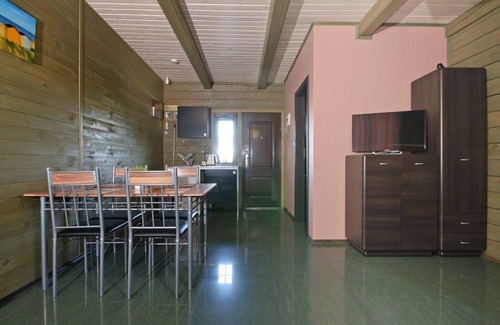 Darlowo Apartment | Veluwe Retreat w/Garden