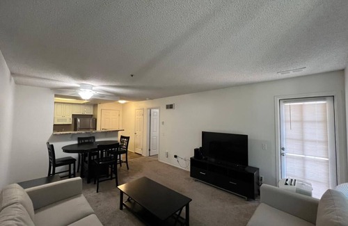 University City Apartment | Veranda La Jolla - Cozy 1-bedroom apartment in fabulous San Diego