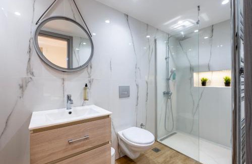 Zipari Apartment | Verdant Haven - 5 Min from the Sea