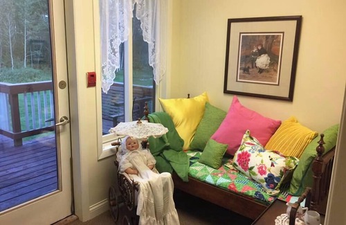 Soudan Bed & Breakfast | Vermilion Park Inn, #7 Spanish Room