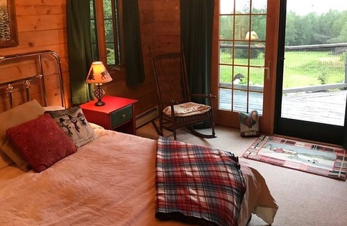 Warren Cabin | Vermont Serenity with a Mountain View