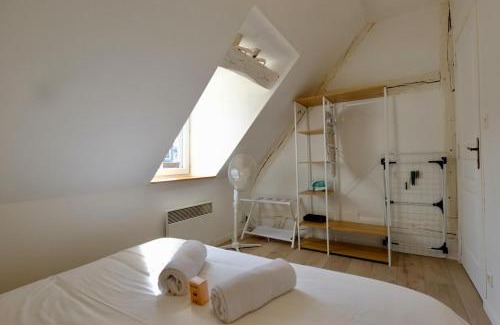 Verneuil-sur-Avre Apartment | Verneuil sur Avre - Romantic room