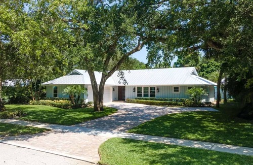 Central Beach House | Vero Beach lifestyle steps to town and beach.
