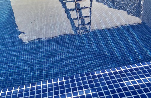 Netanya Cottage | Very beautiful penthouse with a hot swimming pool under blue skies .