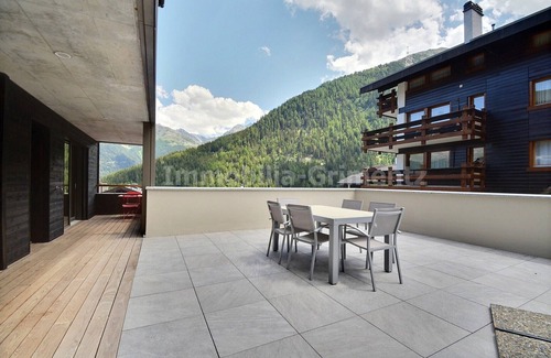 Grimentz Apartment | Very comfortable flat for 6 people, living room, kitchen area with dishwasher, 1 double bedroom, 1 2